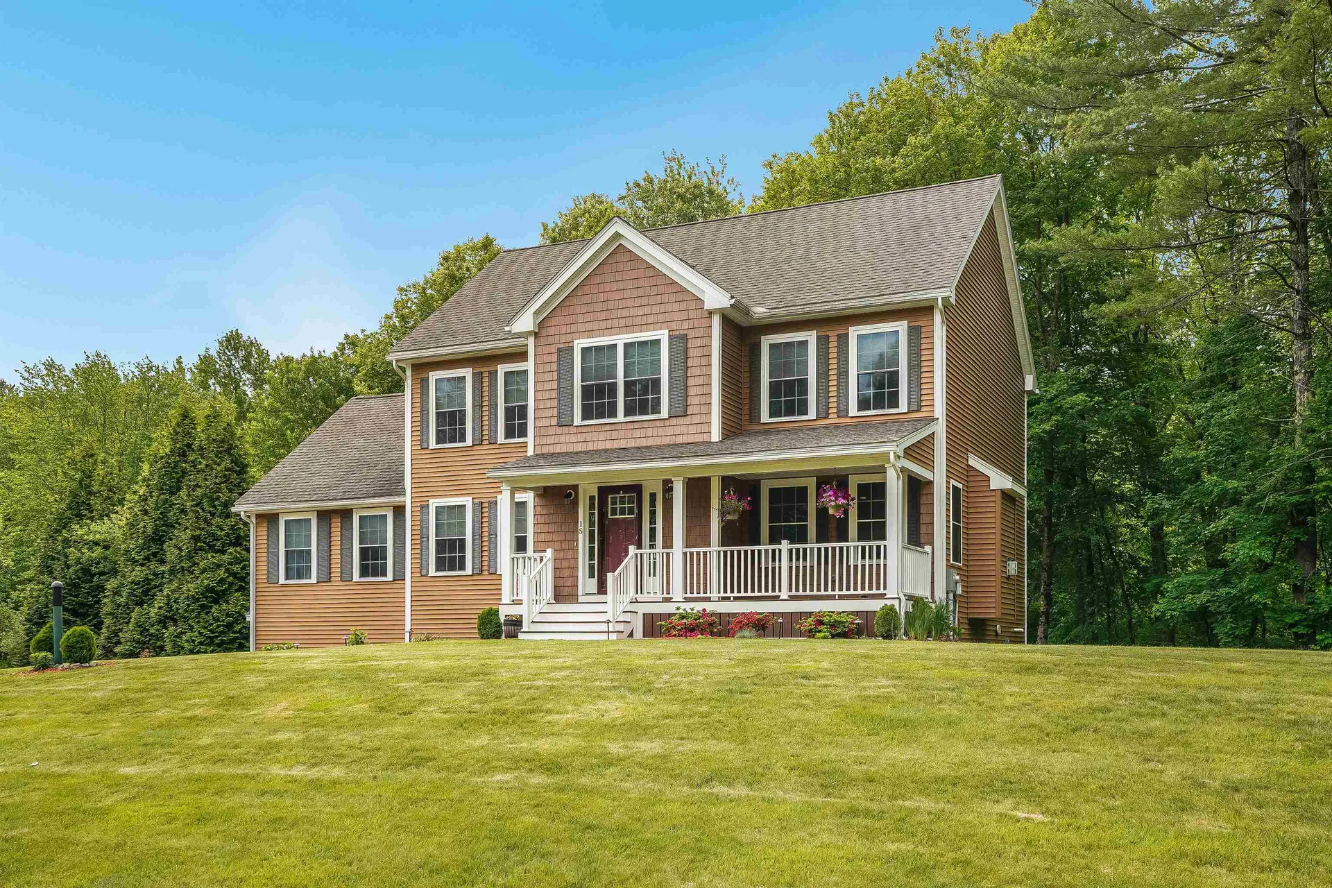 15 Orchard Park Lane Hudson NH 03051