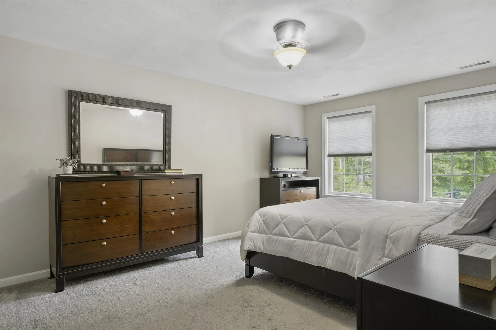 15 Orchard Park Lane Hudson NH 03051