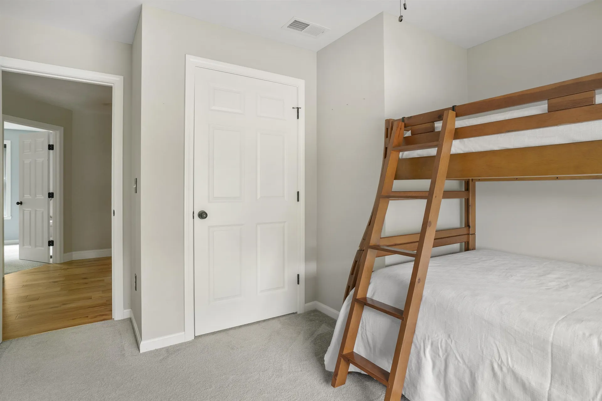 15 Orchard Park Lane Hudson NH 03051