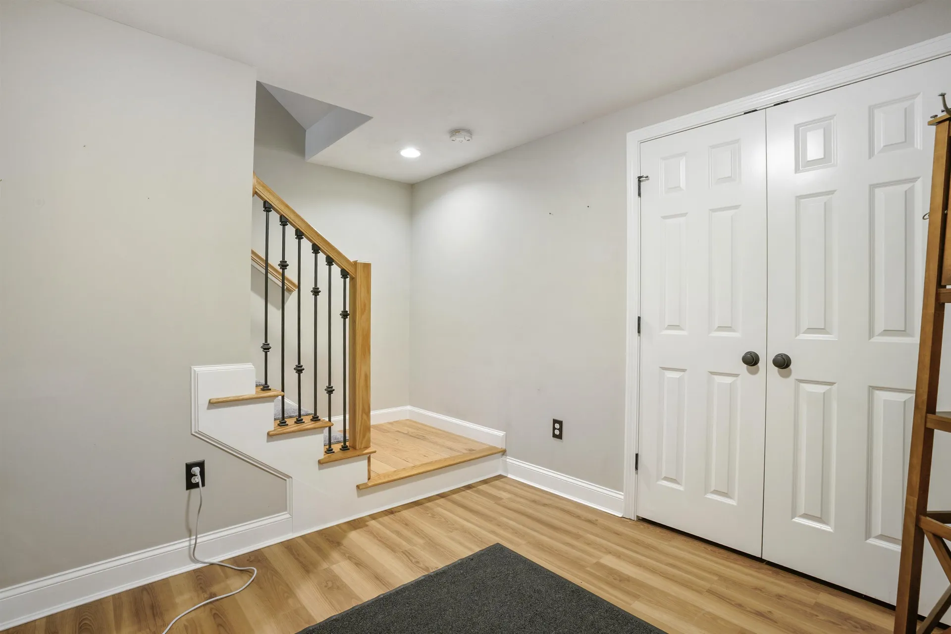 15 Orchard Park Lane Hudson NH 03051