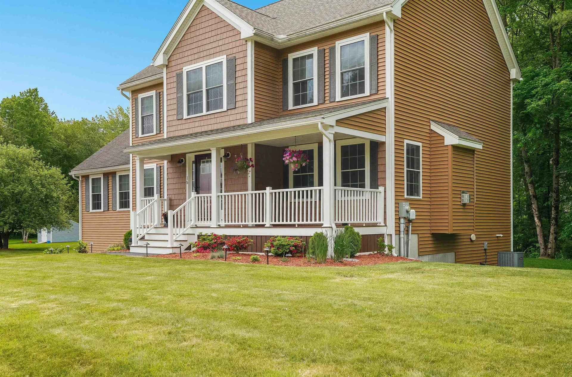 15 Orchard Park Lane Hudson NH 03051