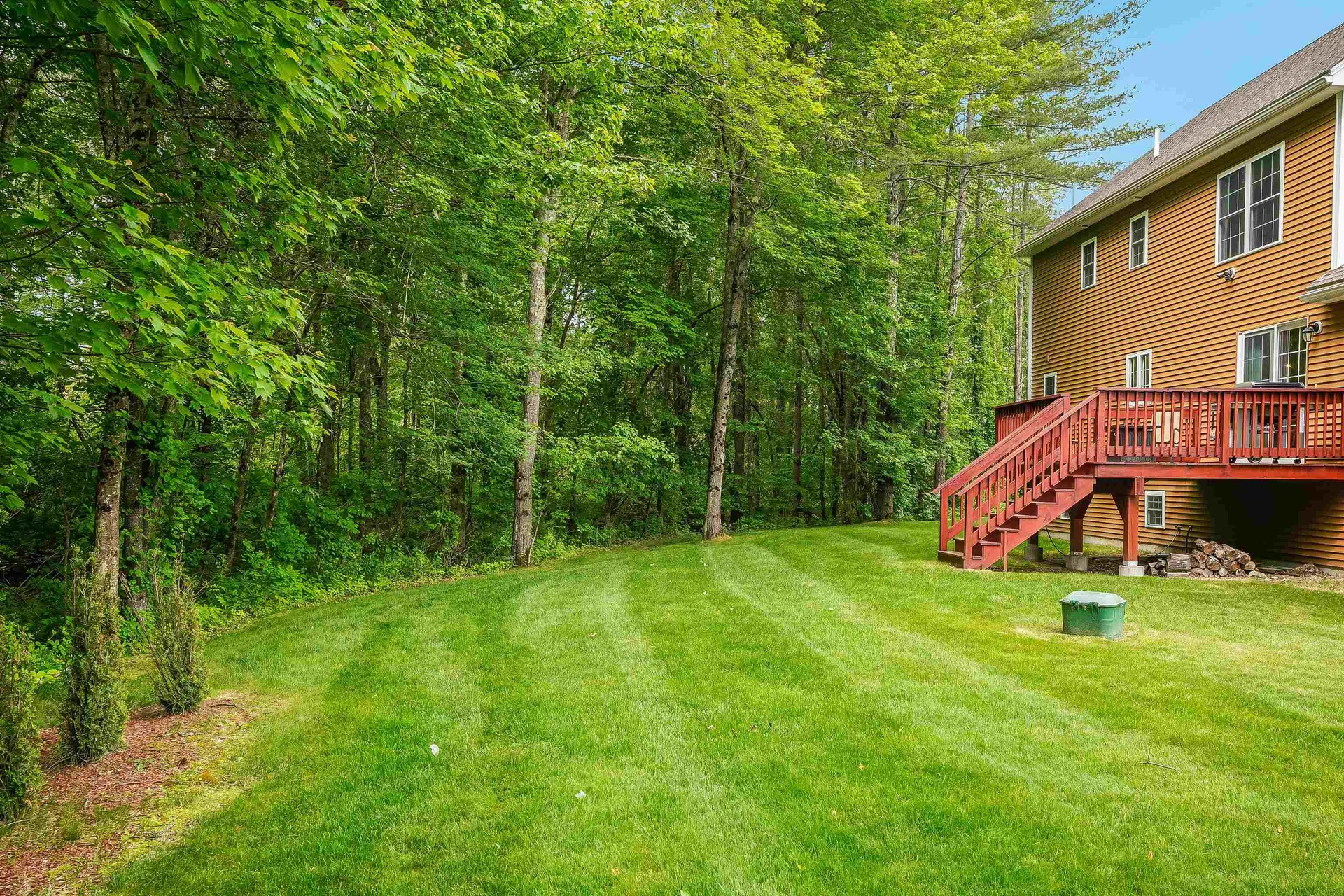 15 Orchard Park Lane Hudson NH 03051