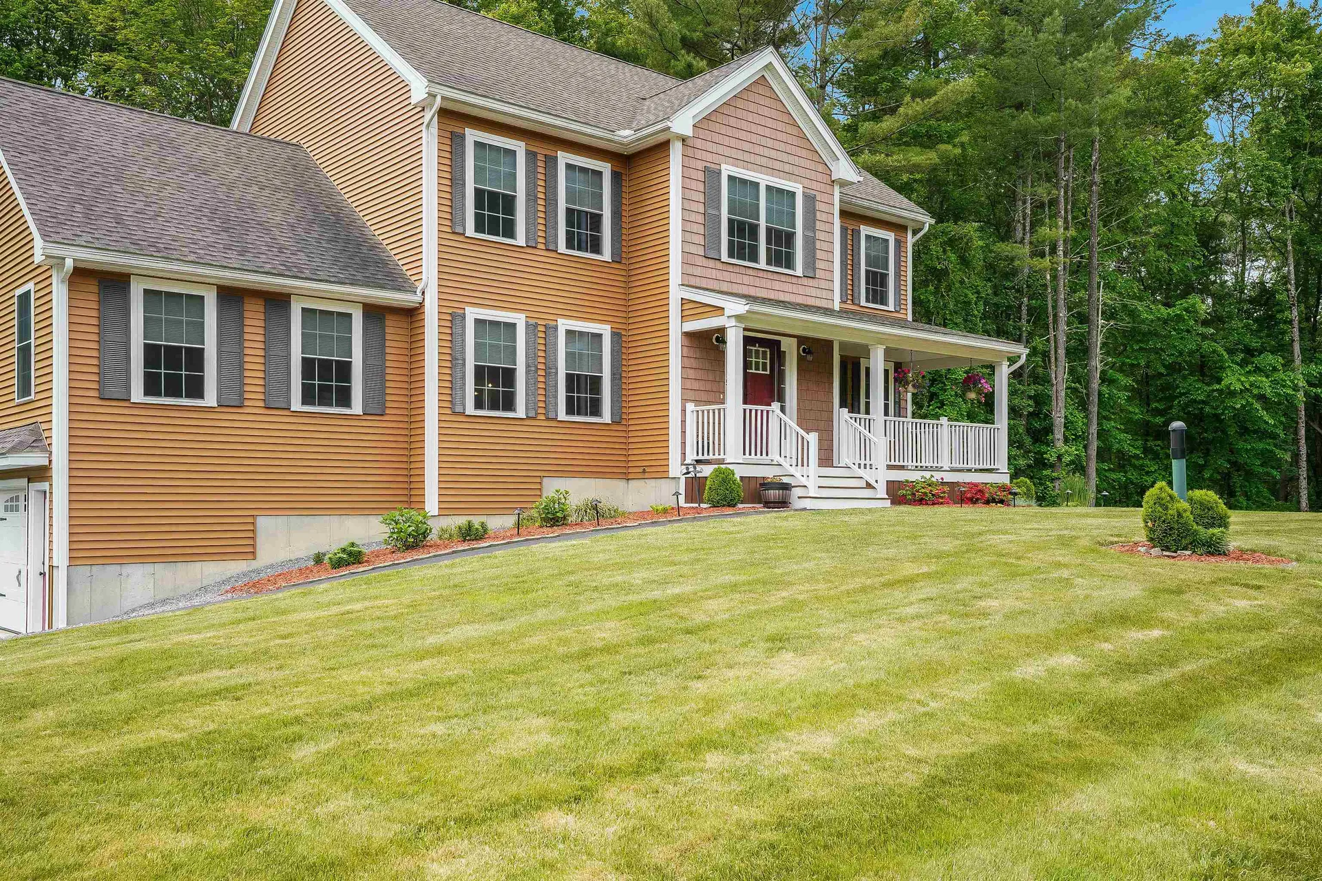 15 Orchard Park Lane Hudson NH 03051
