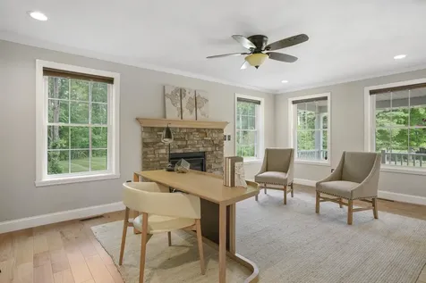 15 Orchard Park Lane Hudson NH 03051