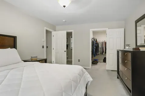 15 Orchard Park Lane Hudson NH 03051