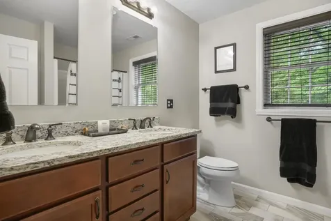15 Orchard Park Lane Hudson NH 03051