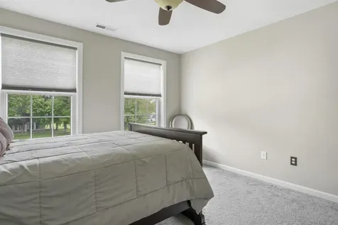 15 Orchard Park Lane Hudson NH 03051