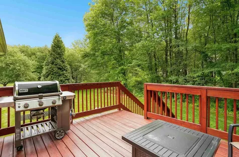15 Orchard Park Lane Hudson NH 03051