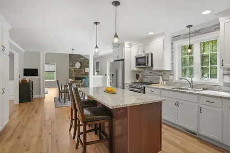 15 Orchard Park Lane Hudson NH 03051