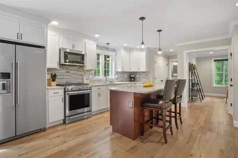 15 Orchard Park Lane Hudson NH 03051