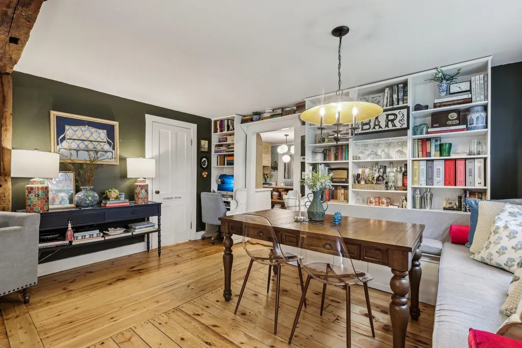 26 Middle Street Amherst NH 03031