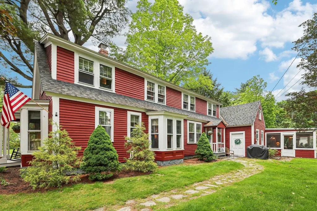 26 Middle Street Amherst NH 03031