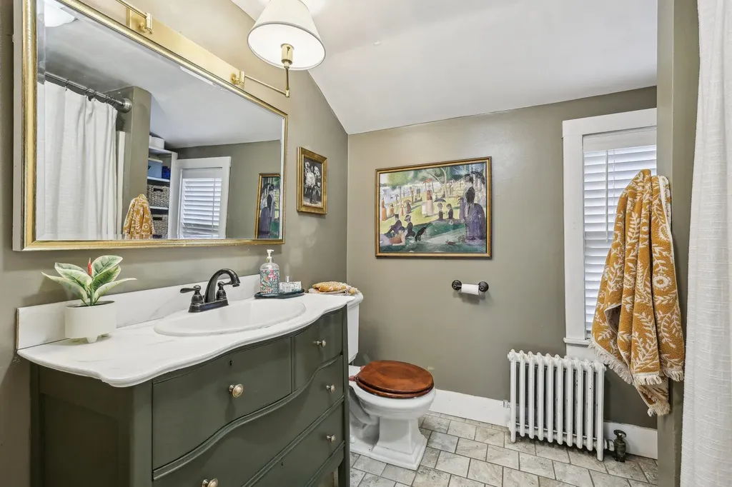 26 Middle Street Amherst NH 03031