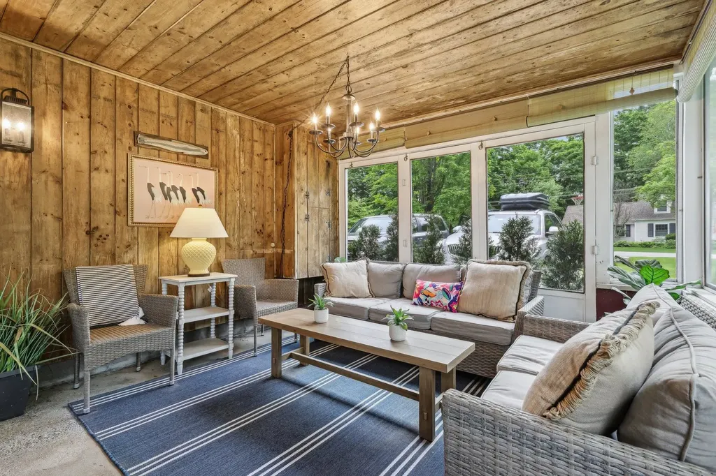 26 Middle Street Amherst NH 03031