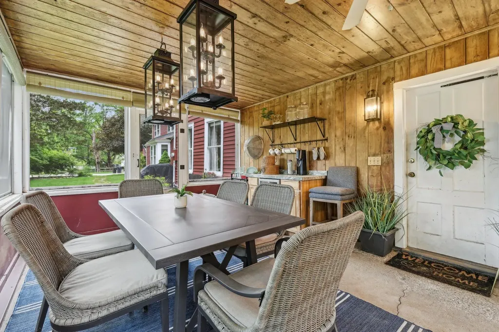 26 Middle Street Amherst NH 03031