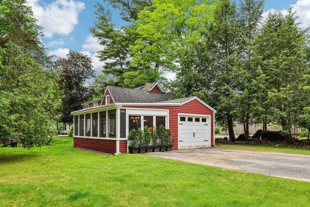 26 Middle Street Amherst NH 03031