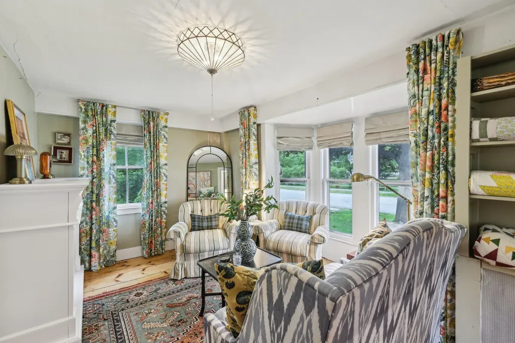 26 Middle Street Amherst NH 03031