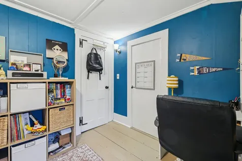 26 Middle Street Amherst NH 03031