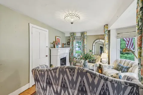 26 Middle Street Amherst NH 03031