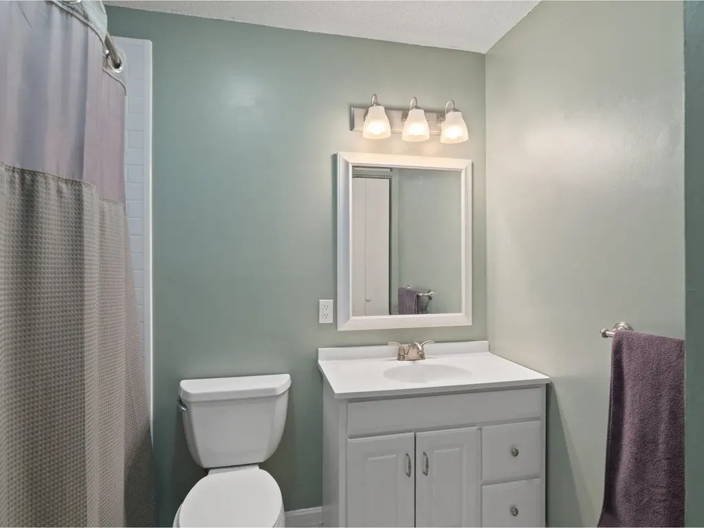 108 Hayes Avenue South Burlington VT 05403