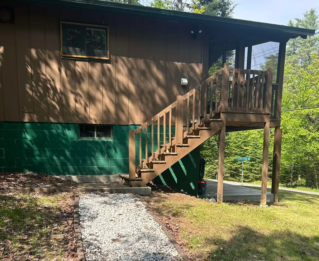 1901 French Pond Road Haverhill NH 03774