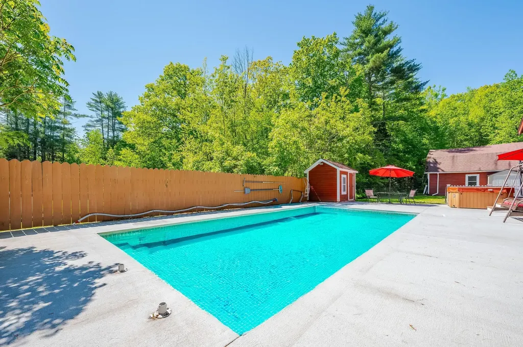 1166 Nh Route 11 Farmington NH 03835