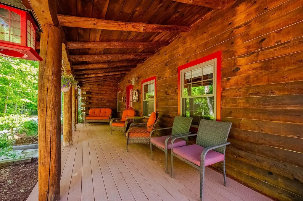 1166 Nh Route 11 Farmington NH 03835