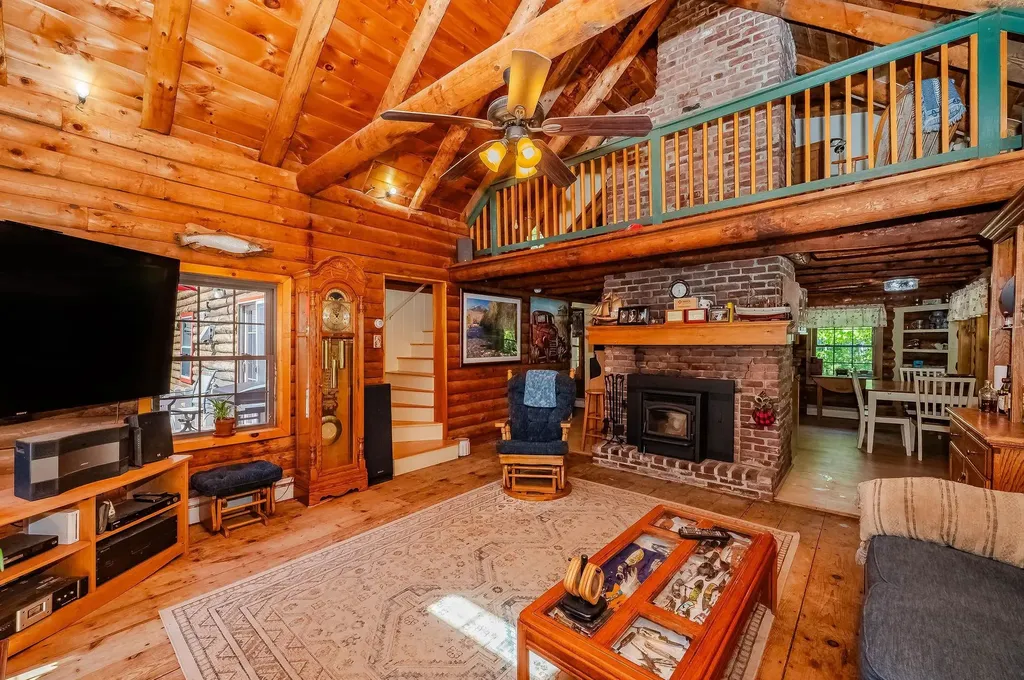 1166 Nh Route 11 Farmington NH 03835