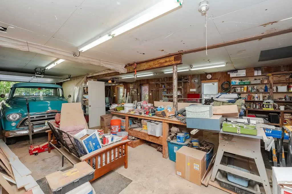 1166 Nh Route 11 Farmington NH 03835