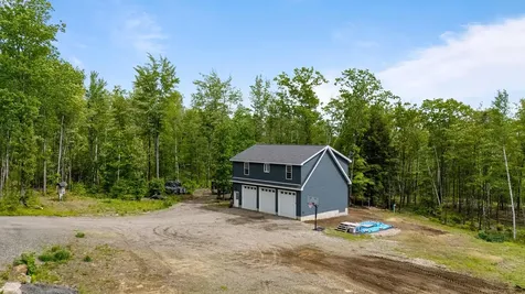 82 Parkey Road Barnstead NH 03218