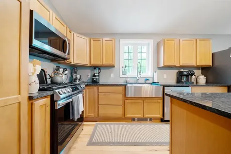 82 Parkey Road Barnstead NH 03218