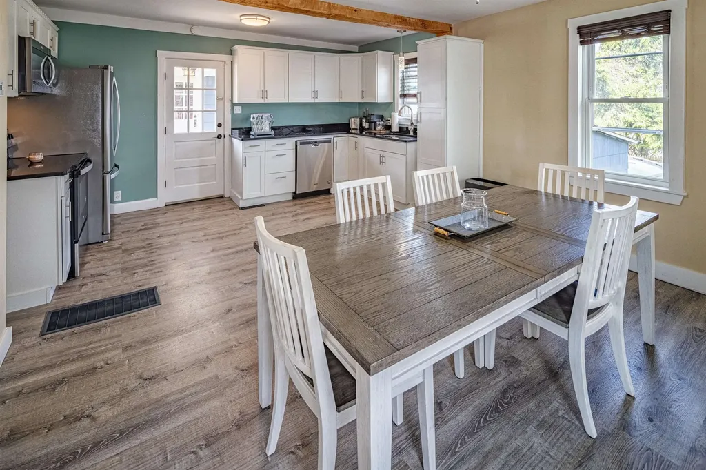 53 Pine Street Rochester NH 03867