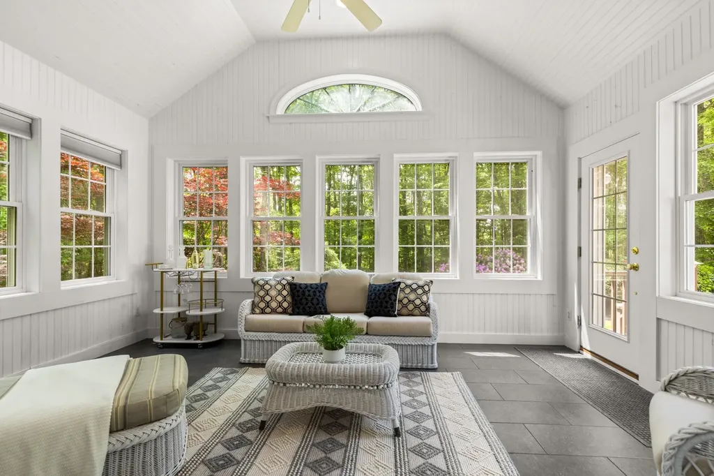 8 Briarwood Drive Salem NH 03079