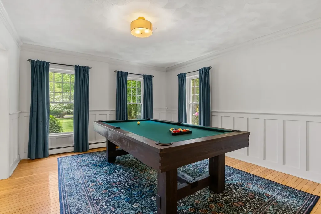 8 Briarwood Drive Salem NH 03079