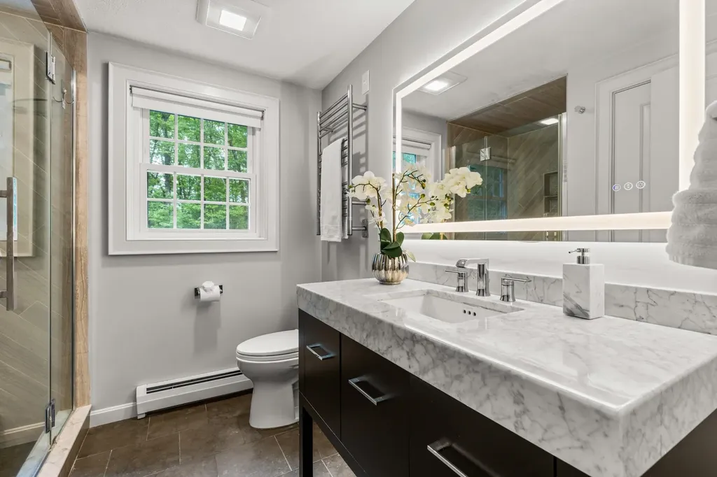 8 Briarwood Drive Salem NH 03079