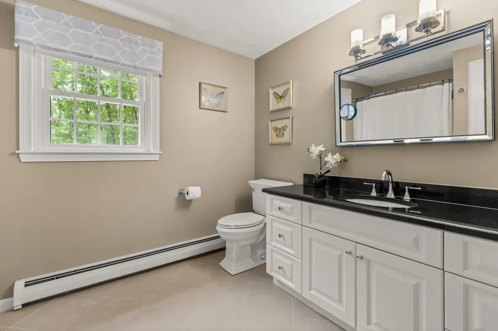 8 Briarwood Drive Salem NH 03079