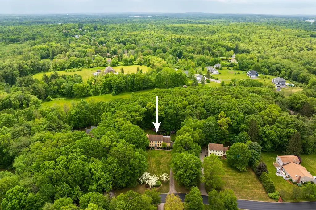 8 Briarwood Drive Salem NH 03079