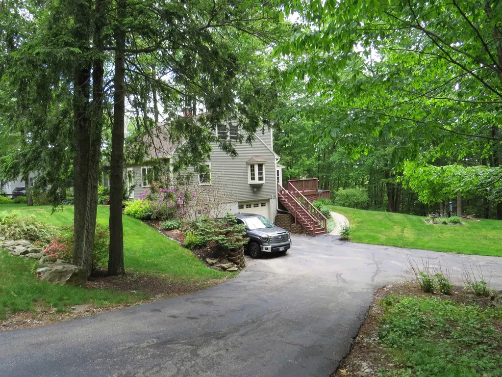 532 Black Brook Road Goffstown NH 03045