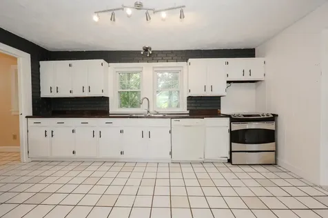 20 Beaudoin Street Bedford NH 03110