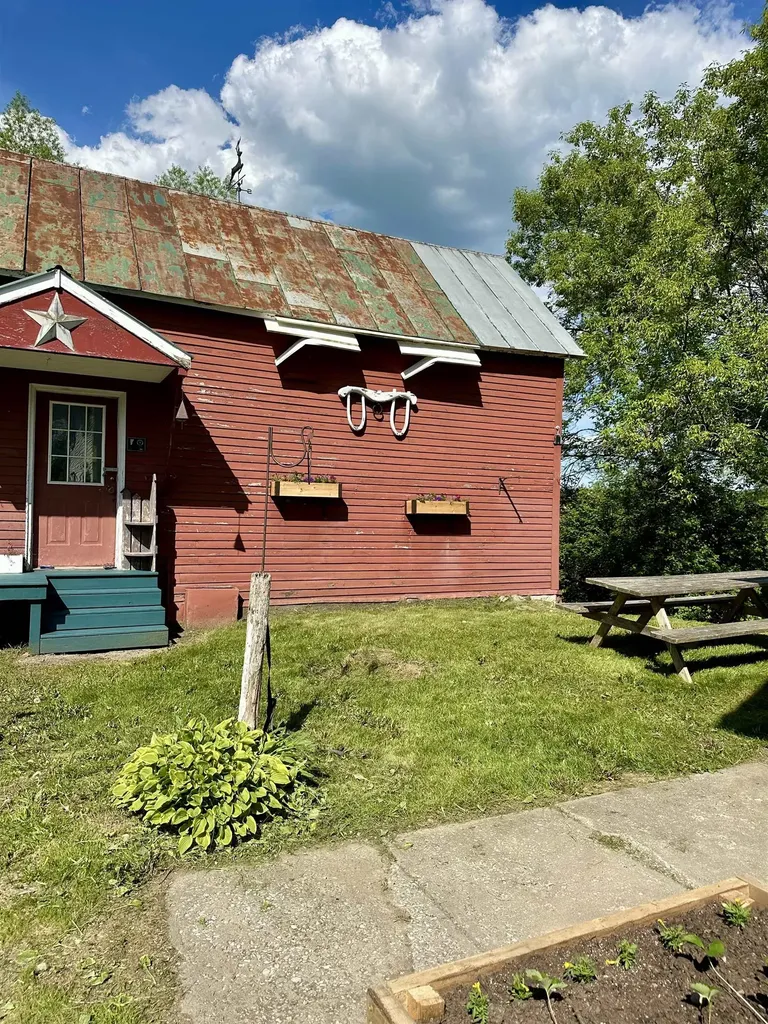 289 Pinnacle Road Richford VT 05476