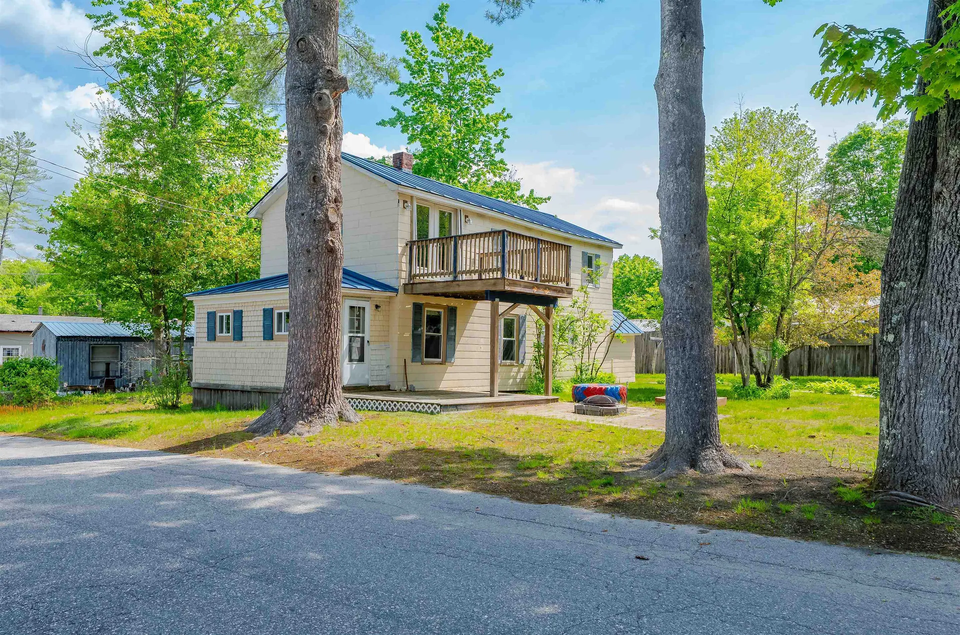 18 Pine Avenue Claremont NH 03743