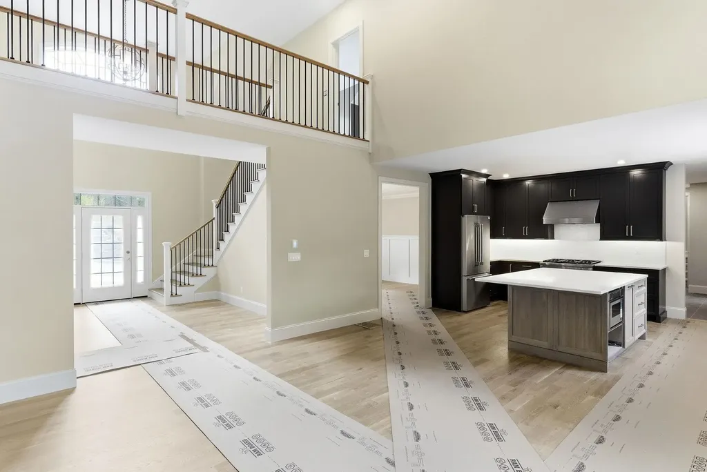 18 Grand Avenue Bedford NH 03110