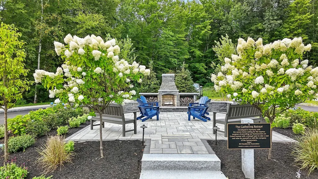 18 Grand Avenue Bedford NH 03110