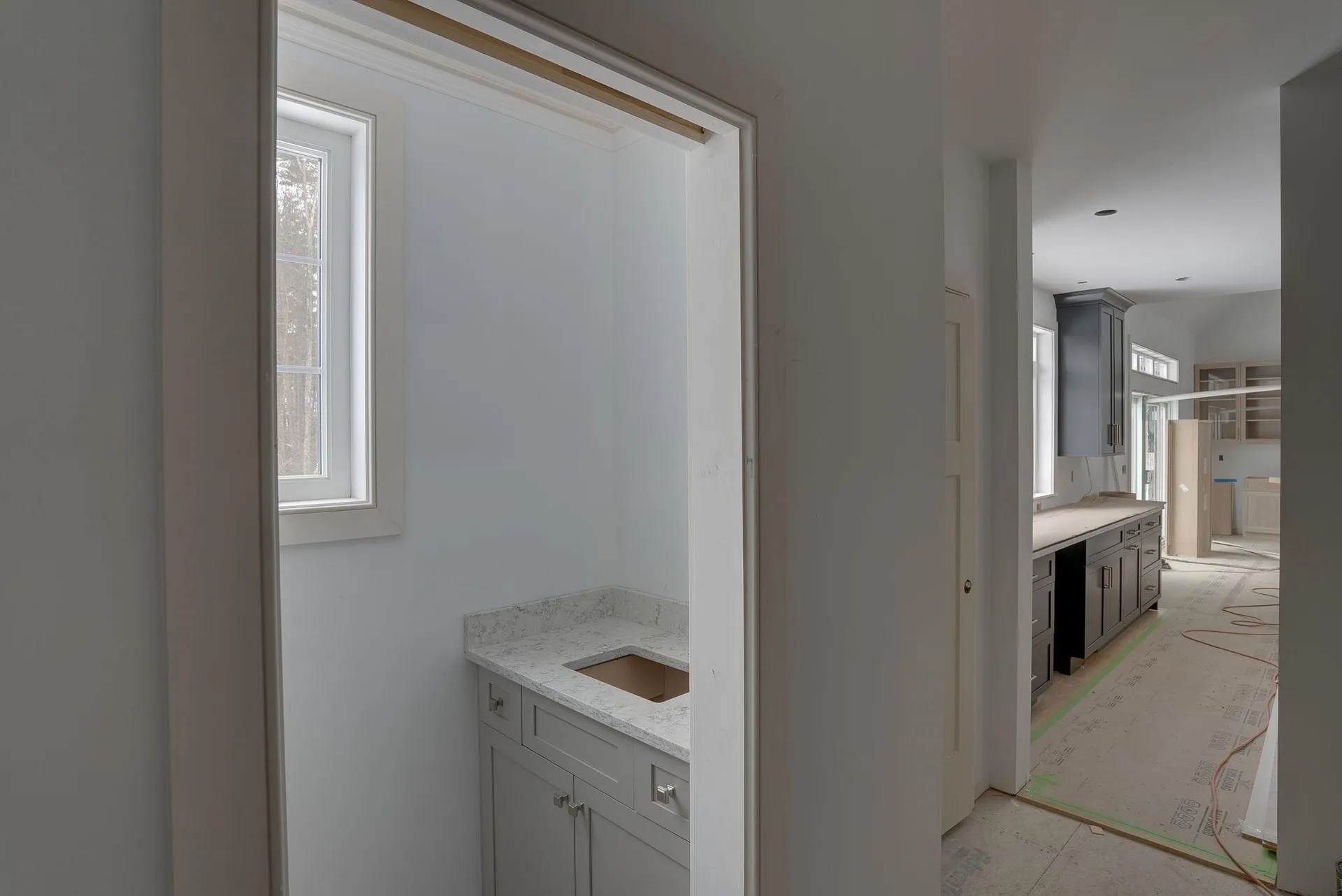 18 Grand Avenue Bedford NH 03110