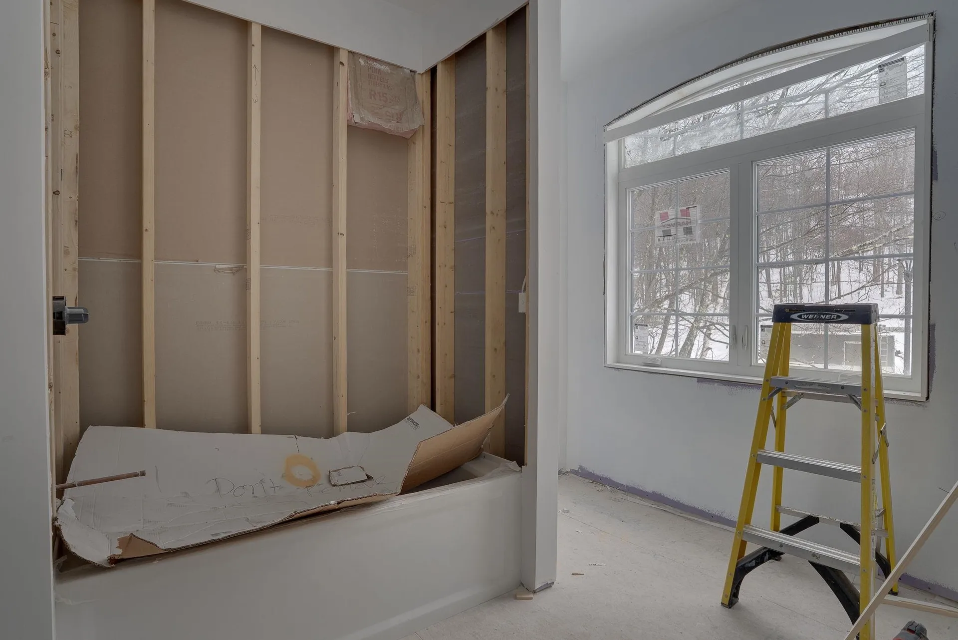 18 Grand Avenue Bedford NH 03110