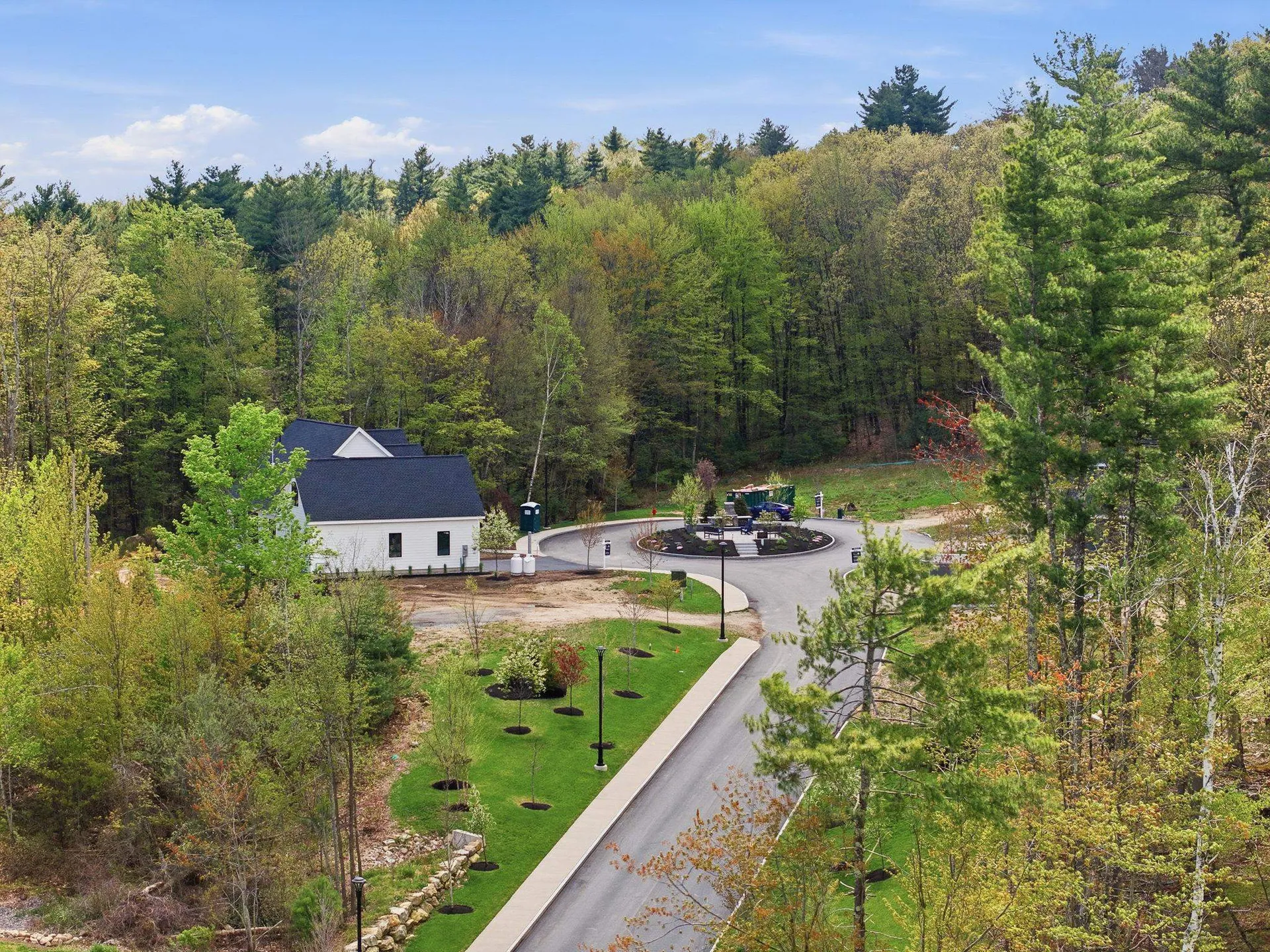 18 Grand Avenue Bedford NH 03110