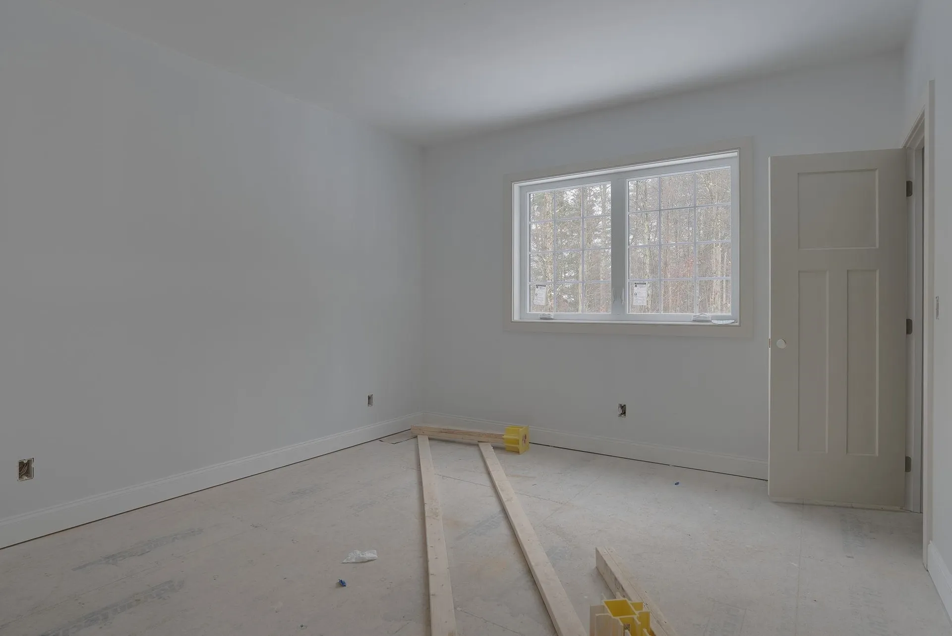 18 Grand Avenue Bedford NH 03110