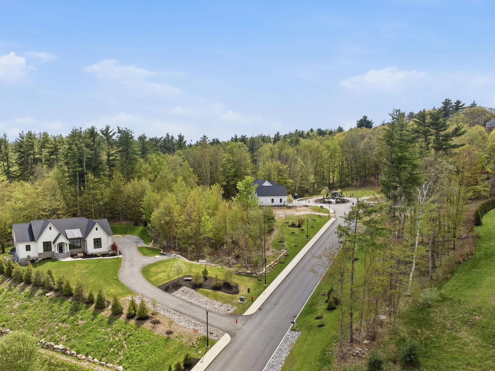 18 Grand Avenue Bedford NH 03110