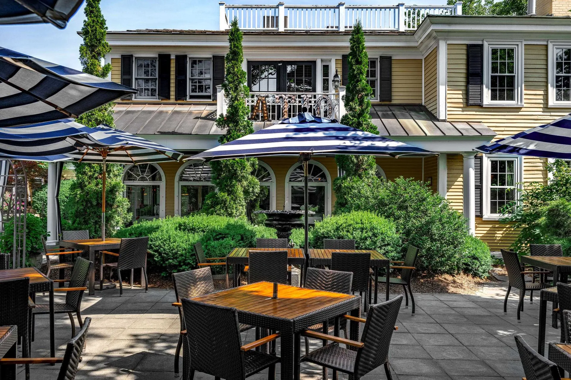 18 Grand Avenue Bedford NH 03110