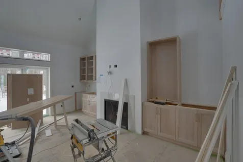 18 Grand Avenue Bedford NH 03110